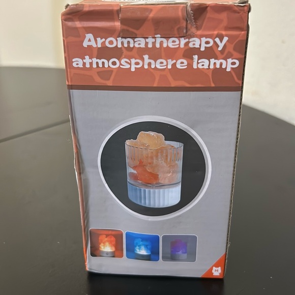 Aromatherapy Salt Lamp - Picture 2 of 3